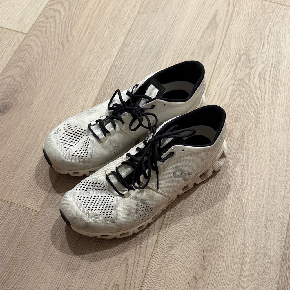 On Running Men's Black and White Athletic Shoes